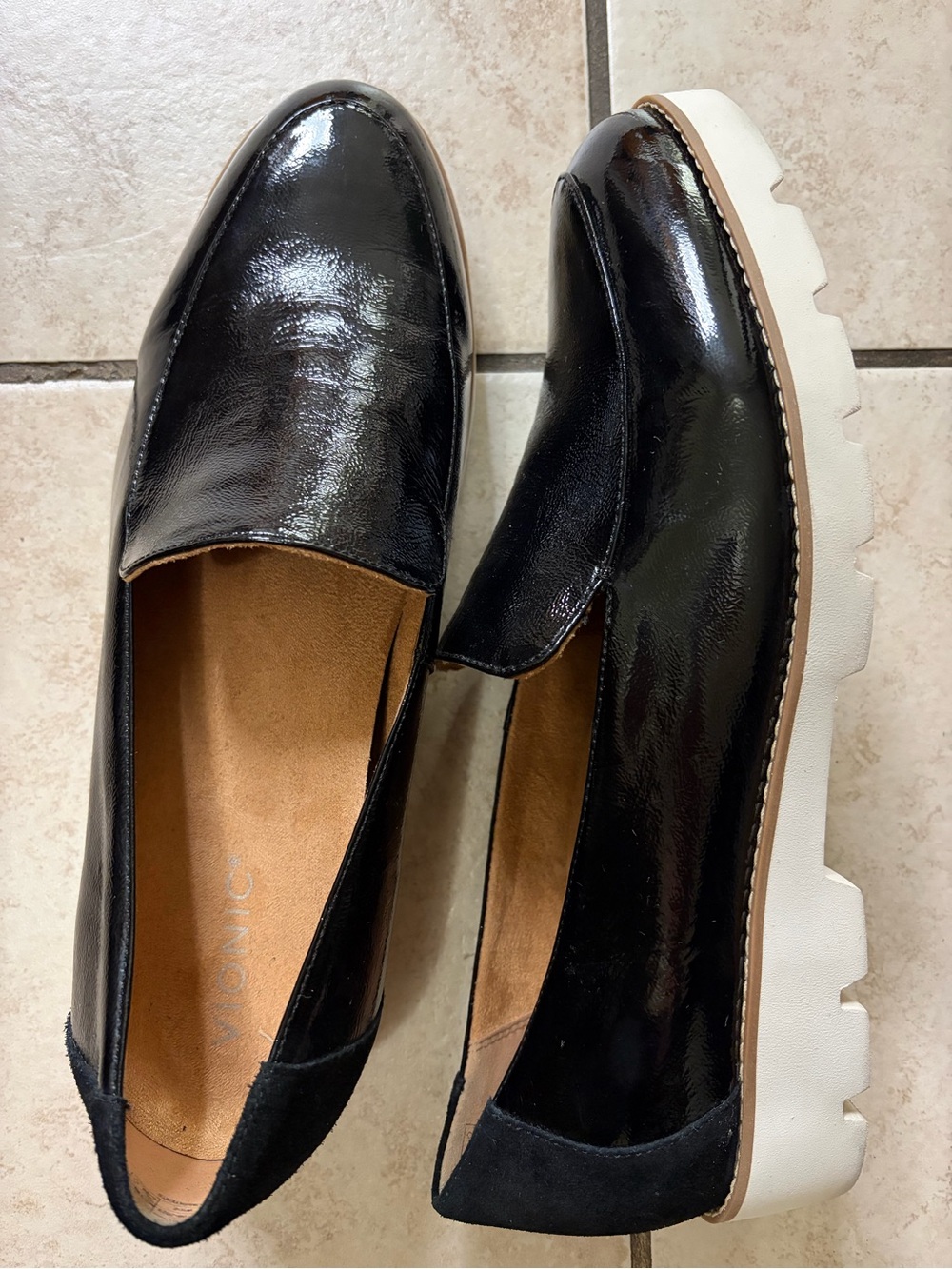 Vionic women Black Patent heel suede Loafers with White Lug Sole size 12